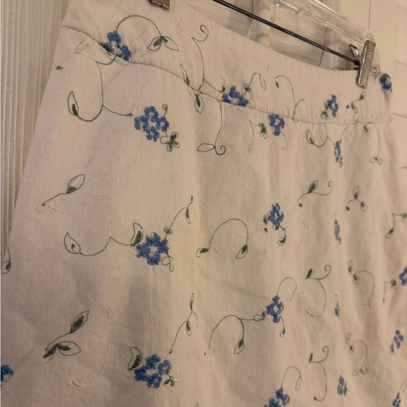 Vintage Floral Embroidered White Linen Blend Skirt, EUC, Homemade/Home-sewn - Picture 5 of 9